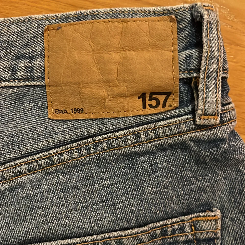 Tja, hittade dessa feta ganska slimmade jeans från lager 157! Storlek 28 width 32 lenght! Passar mig som är 174! Pris kan diskuteras vid snabb affär!. Jeans & Byxor.