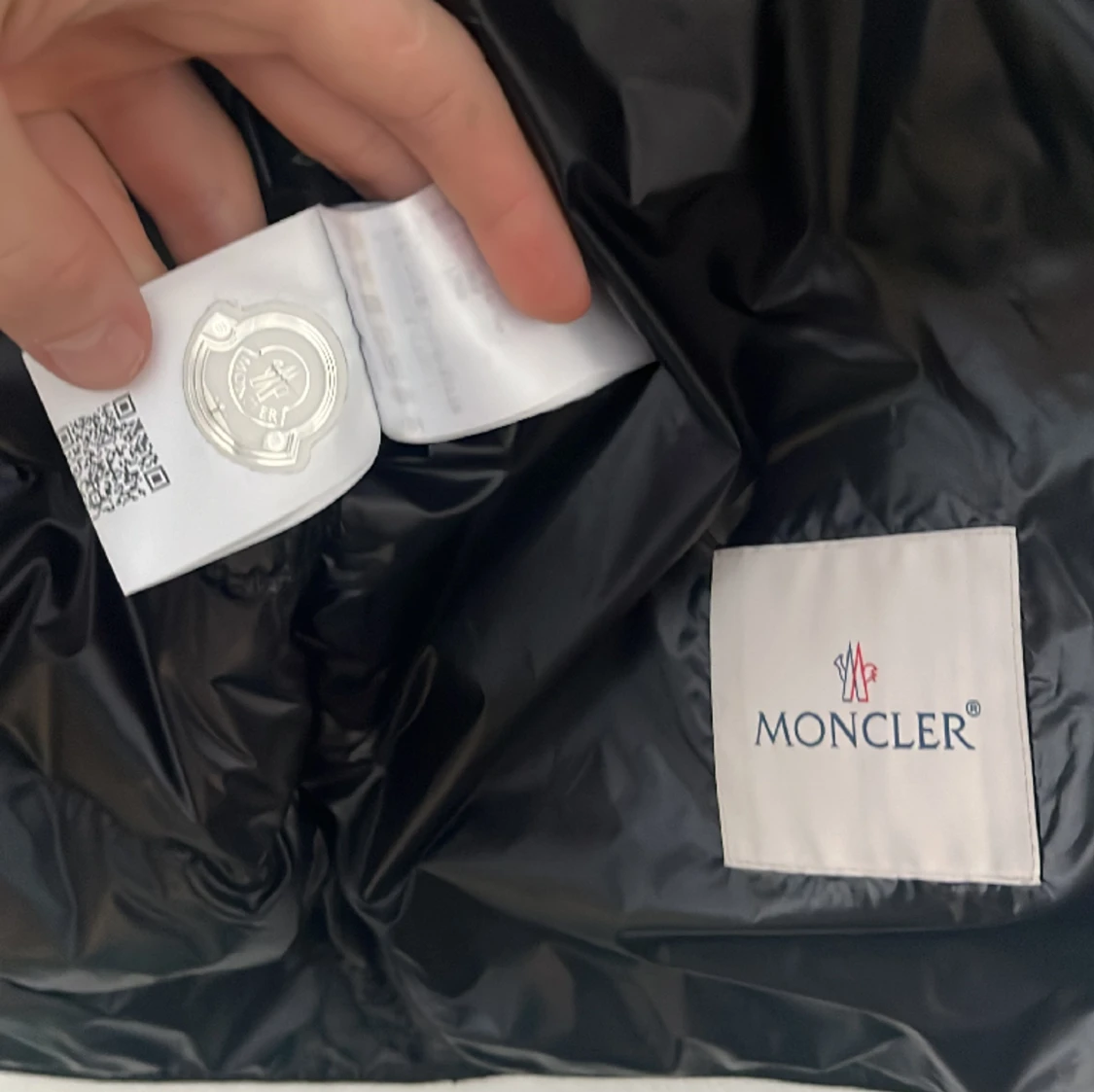 Moncler gui väst stl 6  - 91