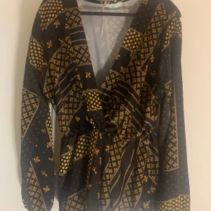 Peplum blus - Använd 1 gånge