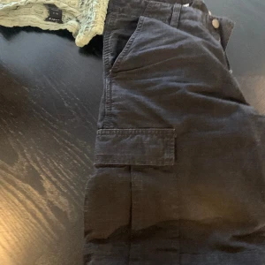 Cargo byxor  - Svarta Carlo byxa 