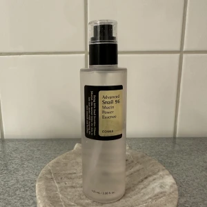Cosrx snigelserum 💘 - Säljer det populära snigelserumet då jag inte får använding av det någon mer. Ord pris 299. Har användt halva💘
