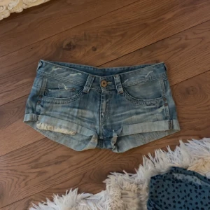 Jeans shorts  - Super snygga pepejeans shorts som är köpta på Plick men passade tyvärr inte mig🩷
