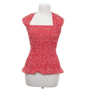 Linne - Jätte fint linne som är jätte nyskick!💗💗lite öppen i ryggen och man knyter därbak