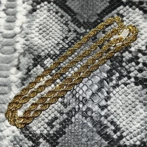 Cordell Halsband 4 MM - guldpläterat - Säljer ett helt nytt Cordell halsband i guldplätering. Tjockleken på halsbandet är 4 MM.