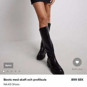 Skinnboots - Säljer mina boots från NAKD, använda fåtal gånger därav bra skick.💞Nypris 899kr säljer för 499kr. 