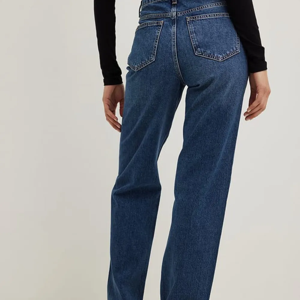 Aldrig använda jeans från NA-KD som jag glömt skicka tillbaka. Jeans & Byxor.