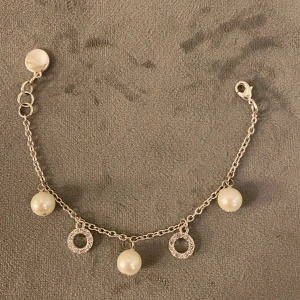 Armband från snö of sweden✨ - Säljer detta armband då de sällan kommer till användning 