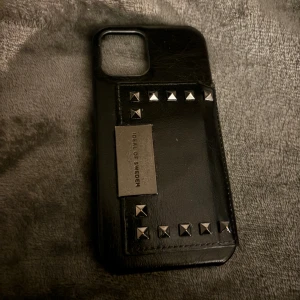 Ideal of Sweden mobilskal - Säljer nu detta fina mobilskal från Ideal of Sweden som jag tror inte säljs längre. Jag har köpt en ny mobil så jag kan använda det längre. 💕😊