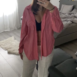 Rosa skjorta - Super fin skjorta, som är lite oversized 