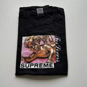 Supreme T-Shirt  Storlek: M Pris:600 skick 8/10