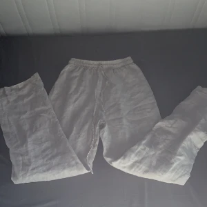 Linne byxor xxs - Jättefina linne byxor från design by si, användt några gånger i somras så i bra skick, storlek xxs💗