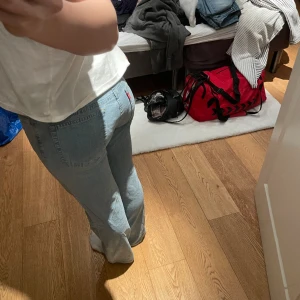 Söta jeans - Snygga ljusblå jeans som inte kommer till användning längre❤️ Öppen för prisförslag och köp nu💕