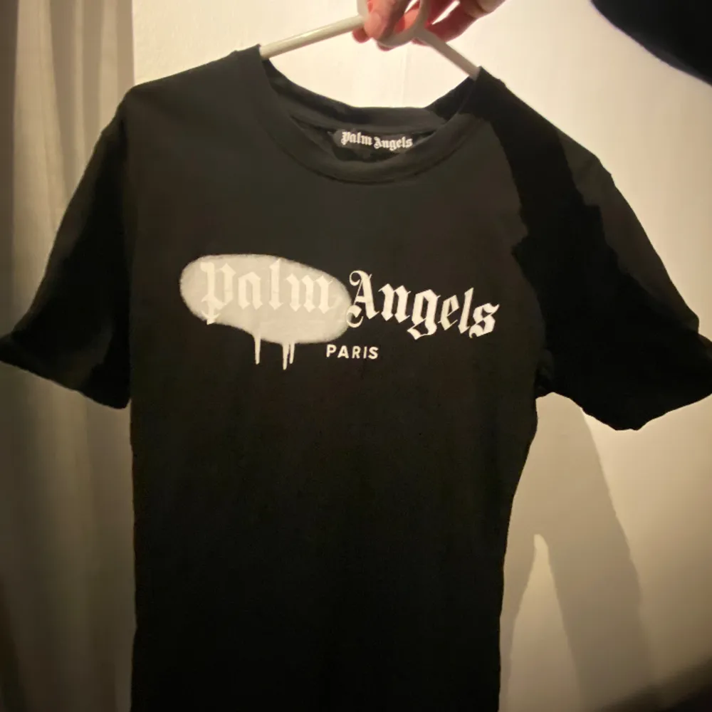Hej! Säljer nu min Palm angels t-shirt i storlek S bra skick.. T-shirts.