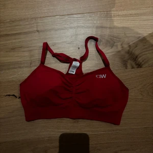Sport-bh - Säljer denna sport-bh då den inte kommer till användning, i nyskick🤩