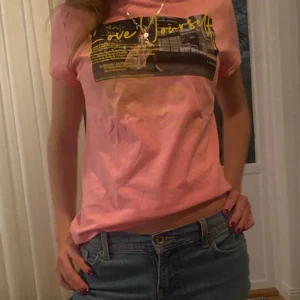 Cool tisha - Säljer min asballa tisha från Zadig och Voltaire med tryck på ryggen! Lånad bild (zellout443) ❤️