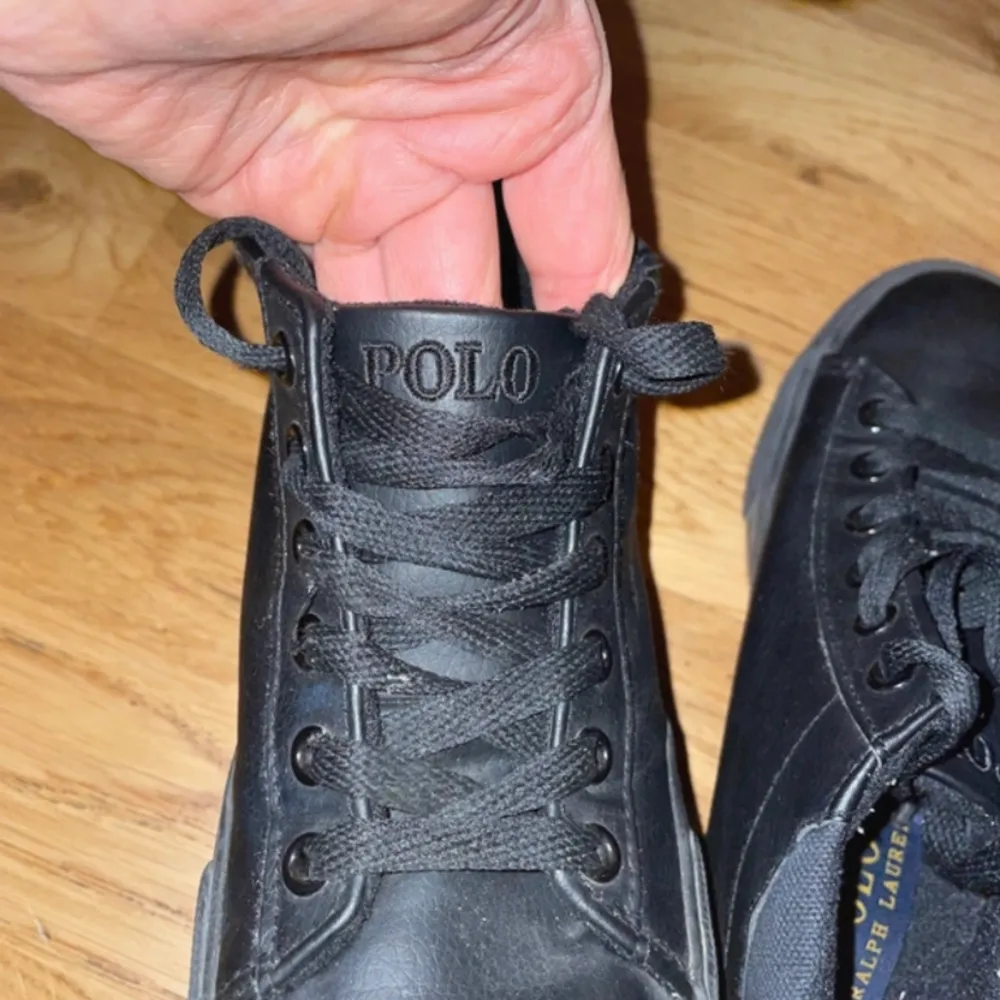 Polo Ralph Lauren sneakers i st 30,5 ( 20,3 cm ) . Skor.