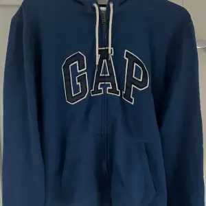 Gap o ersizrf hoodie knappt använd. 