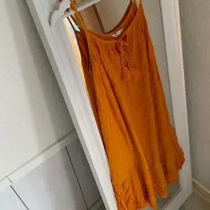 Lång orange klänning 🧡