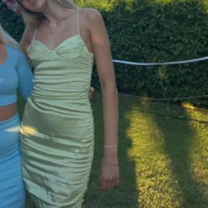 Zara klänning - Stl M, men jag vanligen S! Använd fåtal gånger. 