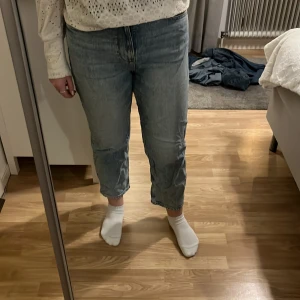 Jeans - Jeans från bikbok. Säljer då dem är för korta för mig tyvärr.