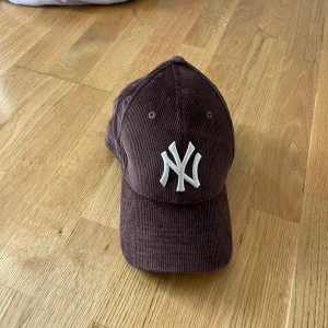 Brun Manchester keps - Ny skick väldigt fin 