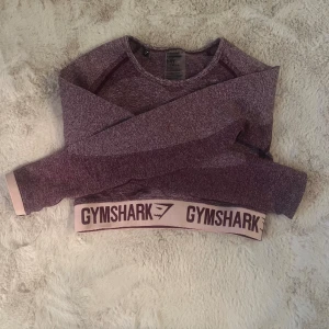Träning topp gymshark  - Träningstopp från gymshark jättefint skick! Gratis frakt 💜