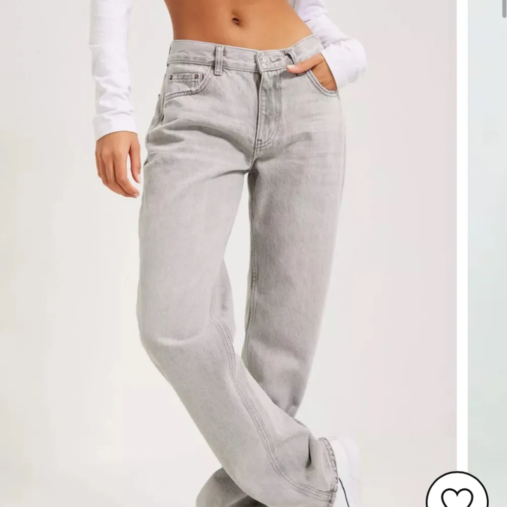 Fina gråa jeans som inte kommer till någon användning!❤️ köpta på gina tricot för 499! Säljer för 299.. Jeans & Byxor.