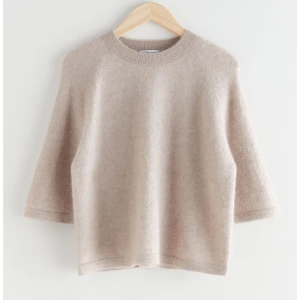 stickad t-shirt - så fin och i jätte bra skick, tryck gärna på köp nu