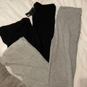 Flare tights - Helt nya flare tights från lager 157, båda i medium. Säljer på grund av att jag råkade beställa fel storlek. Båda för 100 kronor