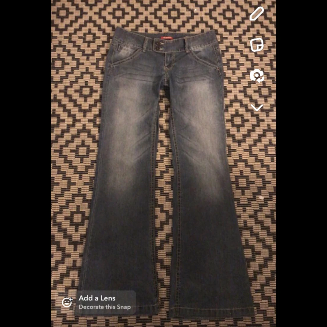 Köpt på secondhand för 600kr,dom har inte kommit till användning derför säljer jag dom🤎