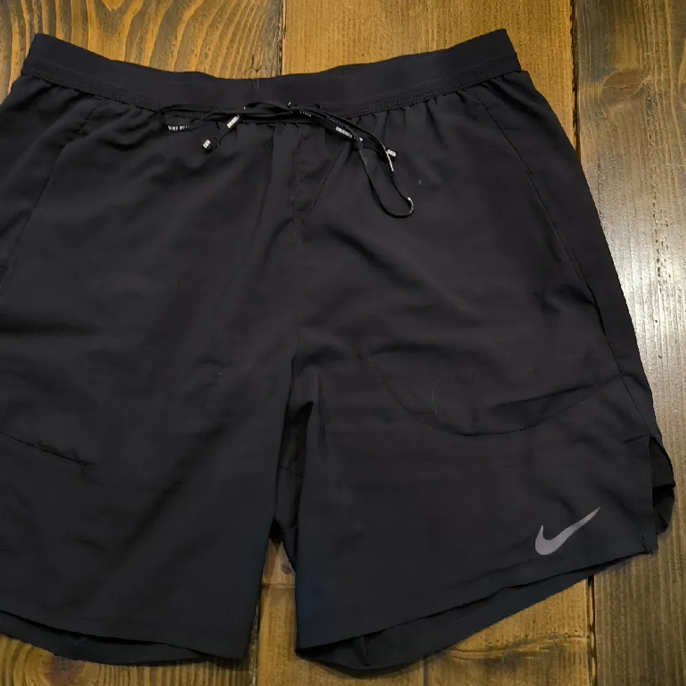 Nike gym shorts, luftiga, skick 8/10. Shorts.