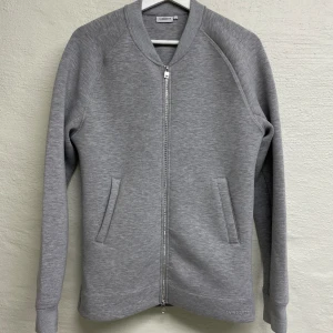 J.Lindeberg - J.Lindeberg tröja i storlek S.