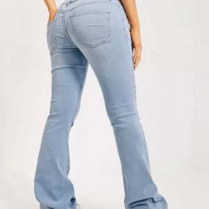 Low waist jeans  - Lågmidjade bootcut-jeans från Nelly💓 Inga defekter då dem knappt är använda!