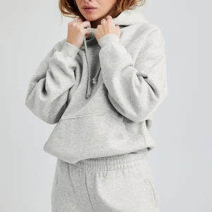 BikBok hoodie - ”MEGA HOODIE” från bikbok i grå. Den perfekta hoodien, lagom overzised och med snören. Nypris; 399. Klicka på köp nu💗