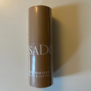 IsaDora bronzer stick - IsaDora bronzer stick i färgen 30 cool beige. Helt oöppnad och oanvänd. Nypris 159kr, mitt pris 100kr.