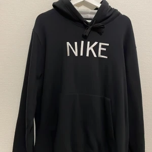 Nike hoodie / huvtröja - Storlek: L. Nypris: 749kr.