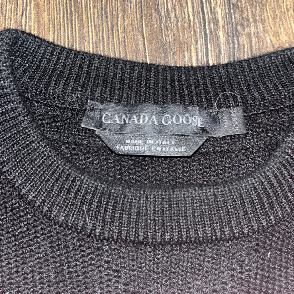 Söker min stickade tröja från canada goose blacklabel(LTD) Storlek M Kan krympas i tvätten till S Även dras ut när den är blöt till L Använd 1gång, väldigt bra skick. Nypriset var 3999kr. Tröjor & Koftor.