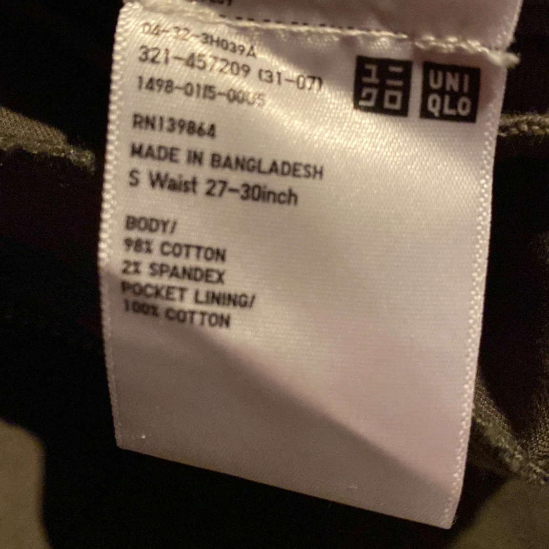 Uniqlo Olive Cargos - 90