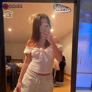 Söt sommar topp  - Söt sommartopp som inte kommer till användning !