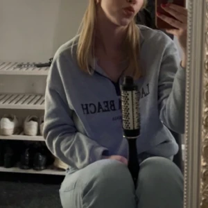 Säljer denna tröjan - Såklart kan ni få bild på bara den! Pris kan ändras!