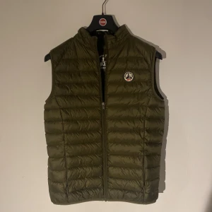 Just over the top väst - Just over the top väst Skick 9/10 Storlek m