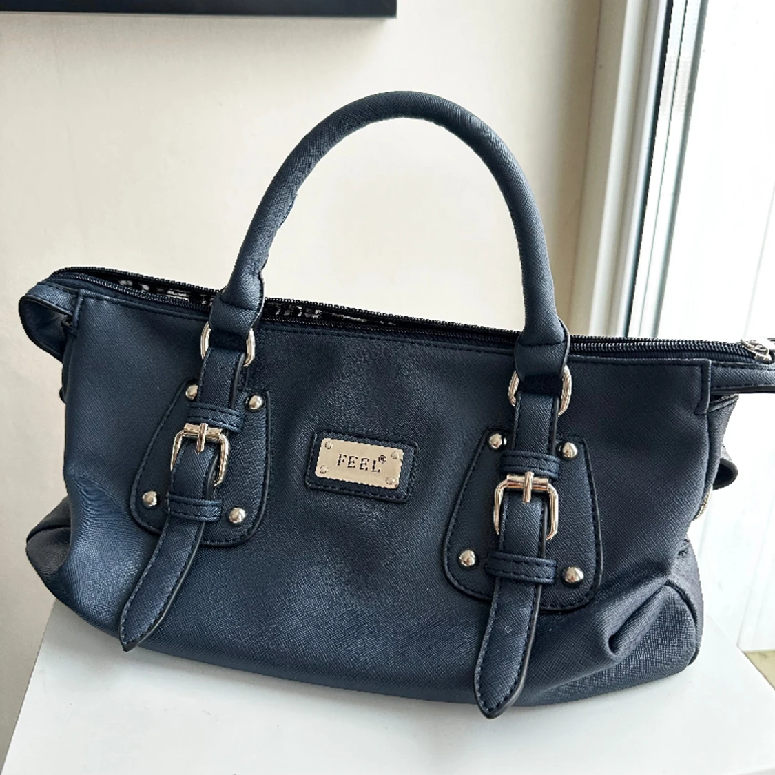 Mörkblå väska med leopard - 91