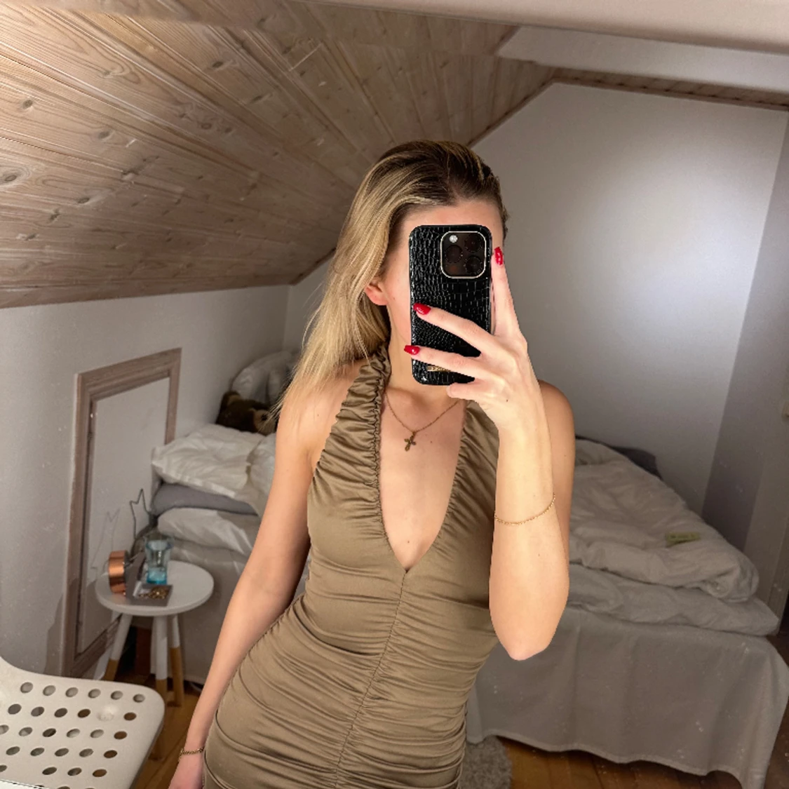 Klänning med detaljer  - 90