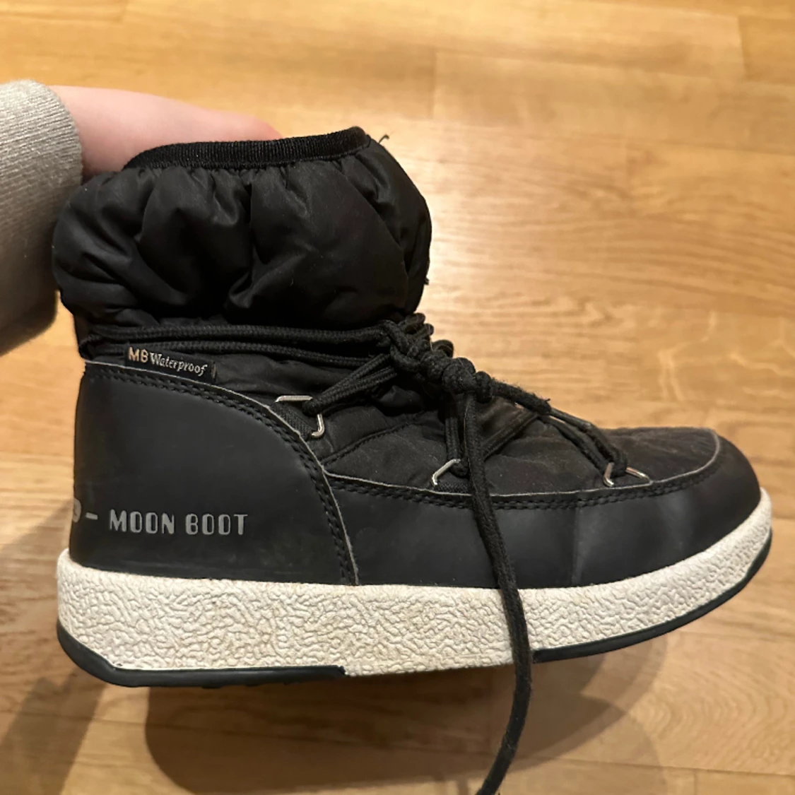 Låga moonbootsskor - 90