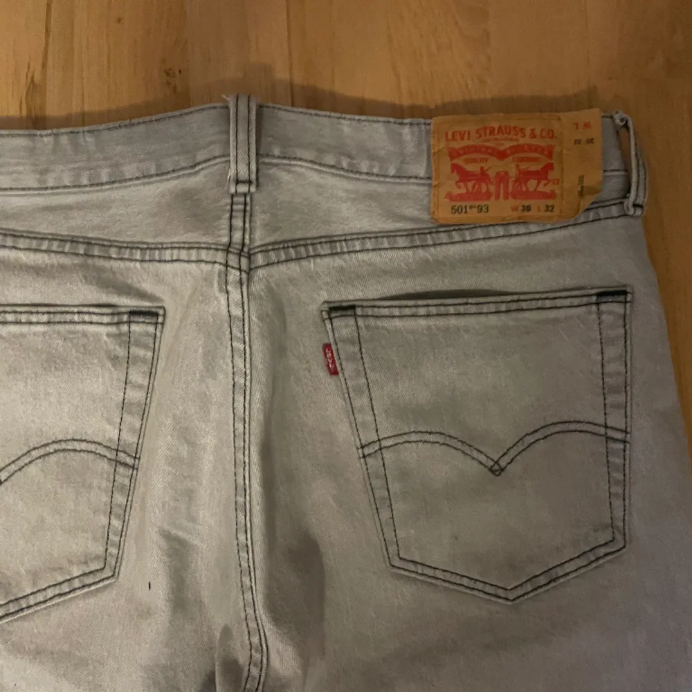 Levis 501 jeans ljusgrå  Storlek: W36L32 . Jeans & Byxor.