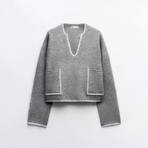 Zara tröja  - Säljer denna jätte gulliga och mysiga tröja frpn zara!  Helt ny köpt för 499 säljer för 250? Pris går att diskuteras! Storlek S💓