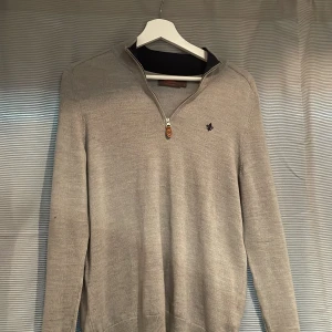 Morris halfzip - Säljer den a feta Morris halfzip  100%merino wool Nypris 1500kr slutsåld