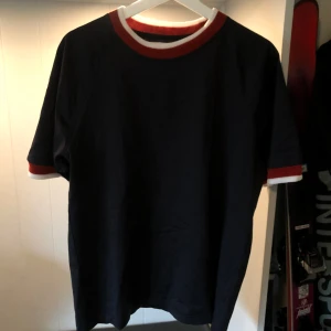 Our legacy t-shirt - Skick: 10/10, tagen är kvar, oanvänd Köpare står för frakt