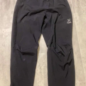Haglöfs byxor - Säljer Haglöfsbyxor som jag knappt använt * Storlek M * Använda Max 5 gånger Pris går att diskuteras vid snabb affär