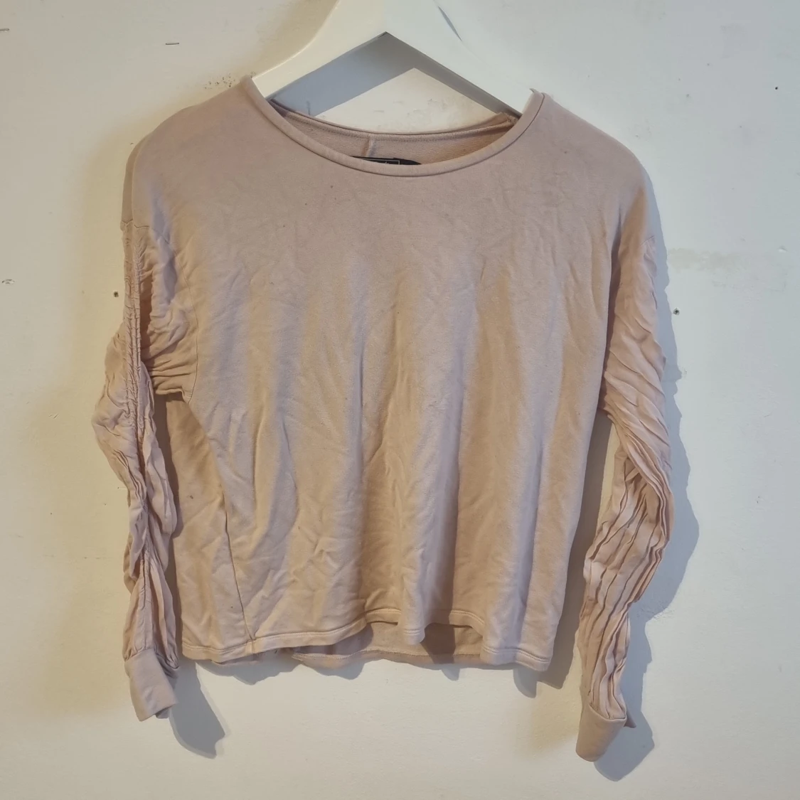 Hej jag säljer min tröja för den används inte så någon annan kan få köpa den💕💕